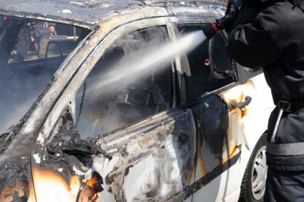 В Резекне сгорели две машины