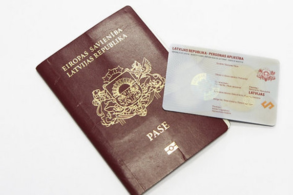 Гражданство Латвии предоставлено одному беженцу