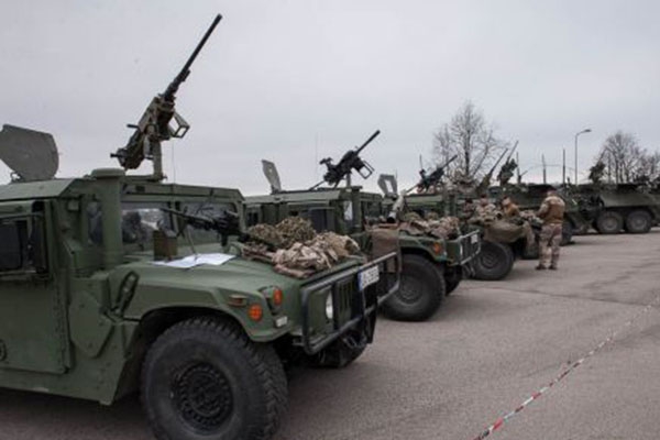 48 % латвийцев против того, чтобы в Латгалии разместили постоянные военные силы  