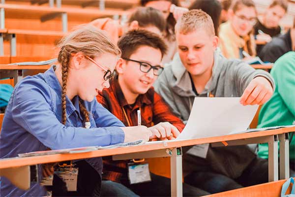 Открыта запись на бесплатные курсы русского языка для подростков