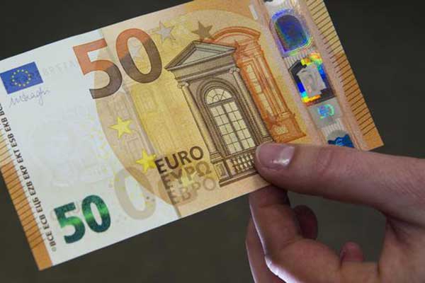 В Резекне зарплаты работникам самоуправления повышены на 50 евро