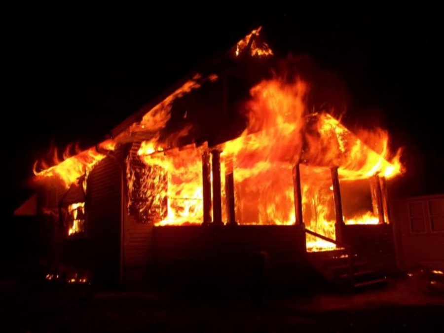 В Краславском крае в огне погибли три человека  
